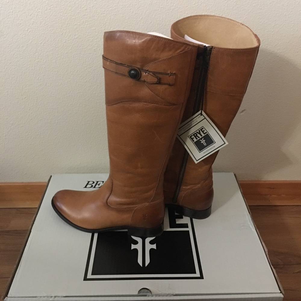 Frye, Molly Button
